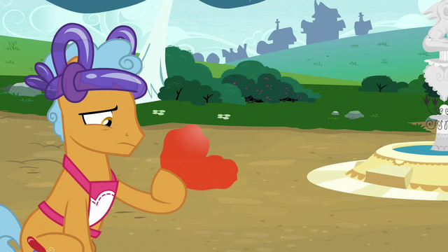 File:Twisty Pop's heart-shaped balloon deflates S7E6.png