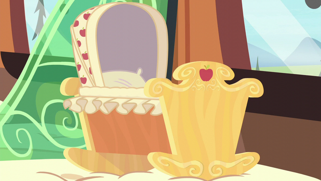File:Applejack's apple-themed cradle S6E1.png