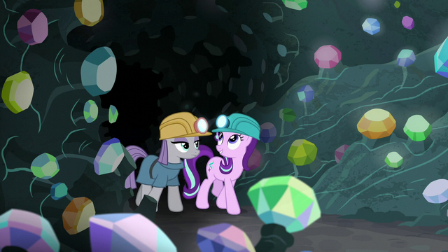 File:Maud and Starlight enter the gem cave S7E4.png