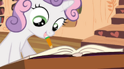 S04E15 Sweetie Belle pisze w zeszycie Twilight.png