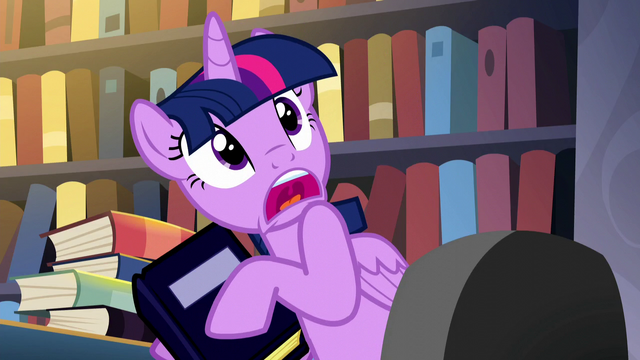 File:Twilight Sparkle frightened S5E13.png