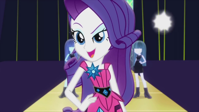 File:Rarity "life is a runway" EG2.png