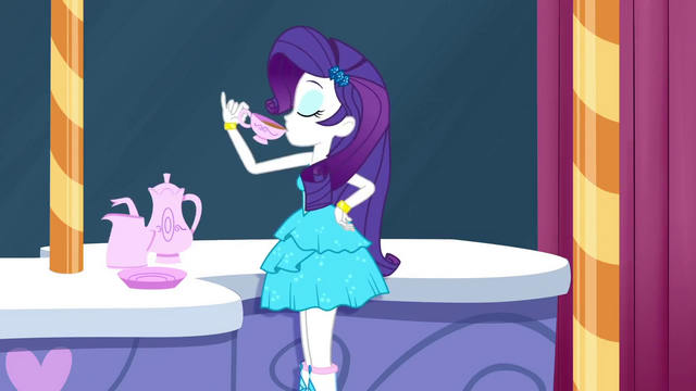 File:Rarity sipping a cup of tea SS1.png