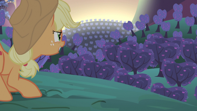 File:Applejack crouching S4E7.png