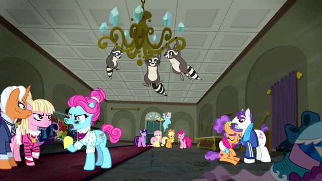 File:Main five looking at the boutique chaos S6E9.png