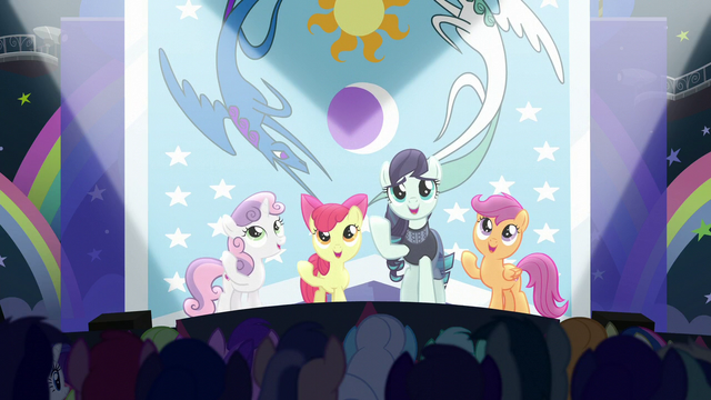File:Rara and CMC sing "our flag does wave from high above" S5E24.png