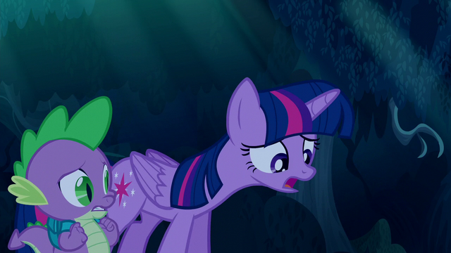 File:Twilight can't do magic S5E26.png