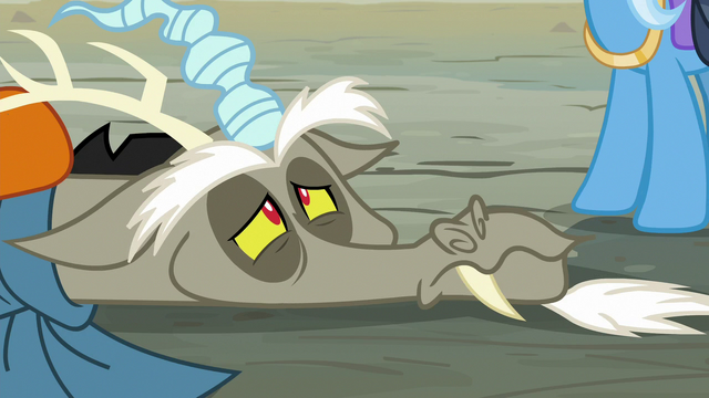 File:Discord in mild pain S6E25.png