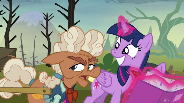 File:Ma Hooffield "yeah, yeah, all of it" S5E23.png