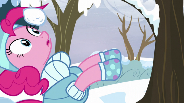 File:Pinkie Pie ducks under the snowball S5E5.png