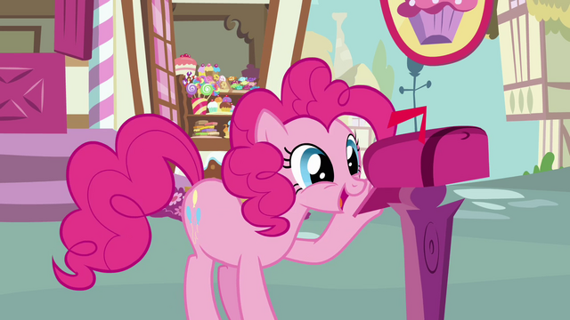 File:Pinkie Pie looks inside the maibox 2 S3E07.png
