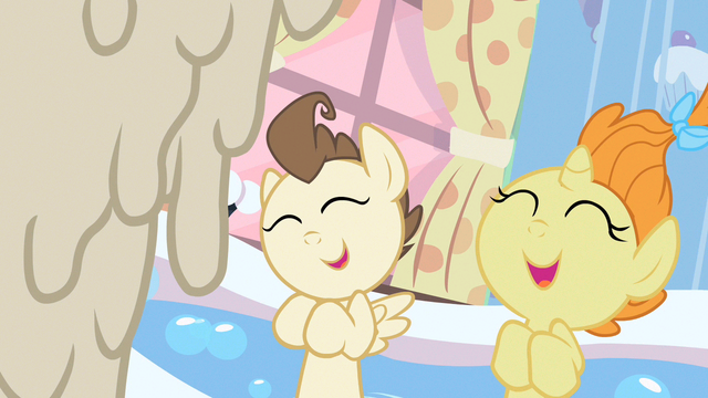 File:Pound & Pumpkin Cake happy! S2E13.png
