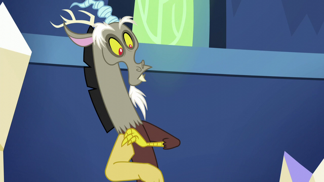 File:Discord surprised by ponies' reaction S5E22.png