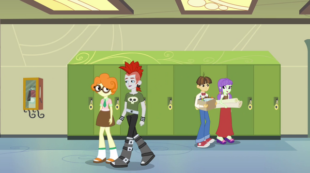 File:Students walking through CHS hallway EG2.png