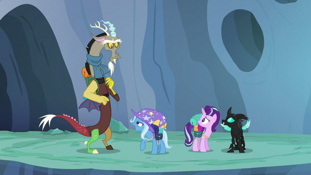 File:Trixie tells Discord to lower his voice S6E26.png