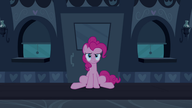 File:Pinkie Pie between the two windows S2E24.png