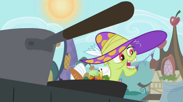 File:Granny Smith looking at pans S2E12.png