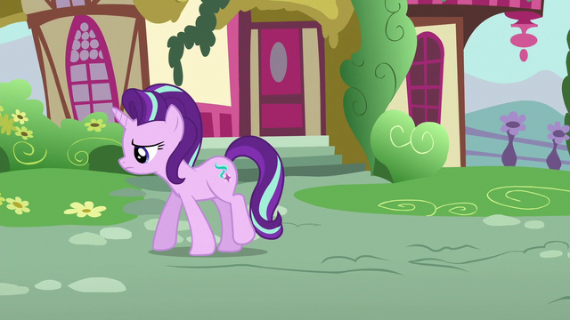 File:Starlight walks back to the castle in shame S6E21.png