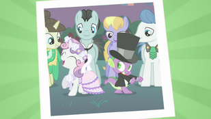 Sweetie Belle and Spike dancing S02E26