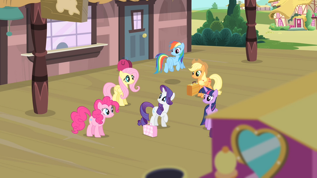File:Rarity '...my very best friends there with me!' S4E08.png