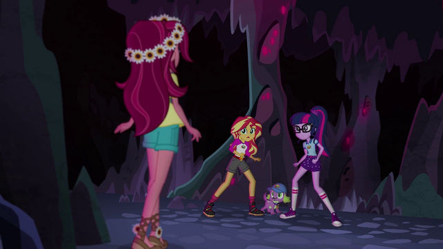 File:Sunset and Twilight shocked to see Gloriosa Daisy EG4.png