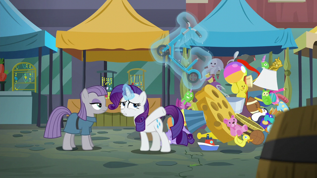 File:Rarity levitating scooter S6E3.png