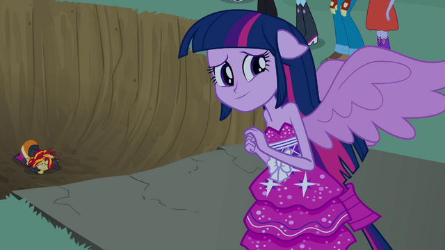 File:Twilight looking back to her friends EG.png