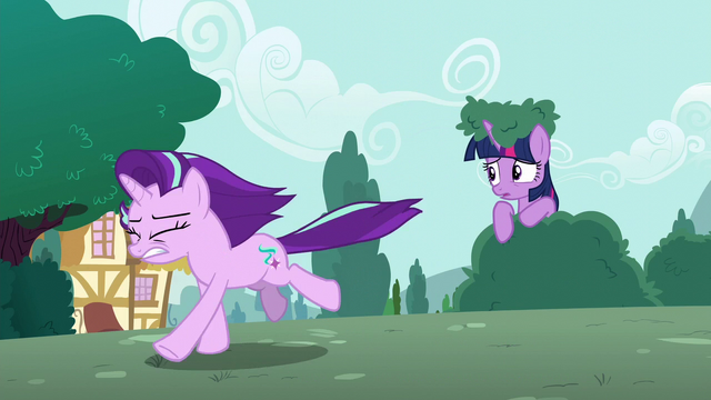 File:Starlight running away from Twilight S6E6.png