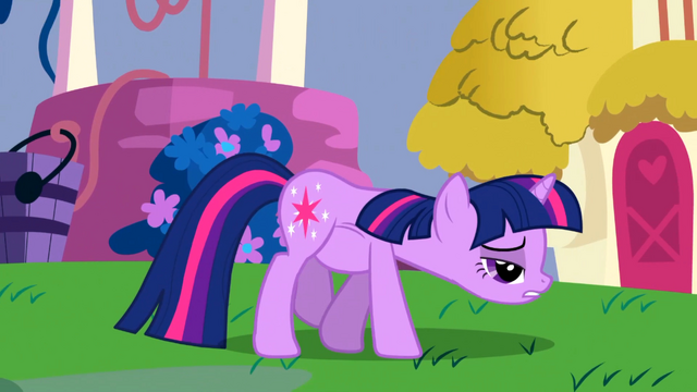Plik:S01E01 Pełen brzuch Twilight.png