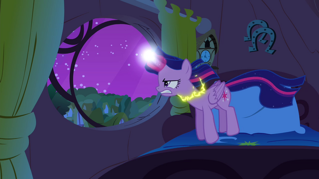 File:Twilight slowly levitating S4E26.png
