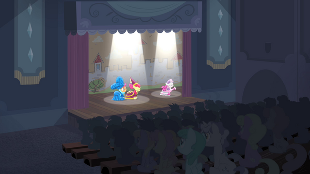 File:Sweetie Belle acting S4E19.png