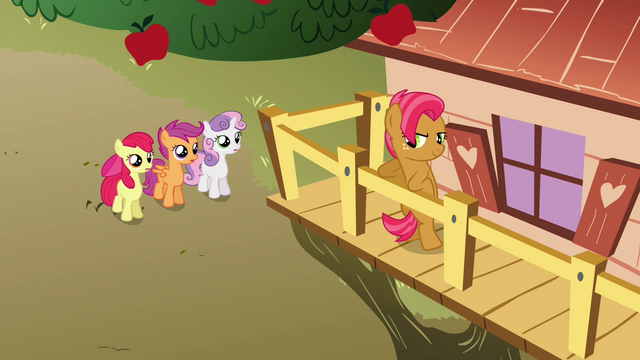 File:CMC notices Babs on the clubhouse S3E04.png