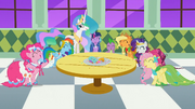 S01E26 Celestia śmieje się z głównymi bohaterkami.png