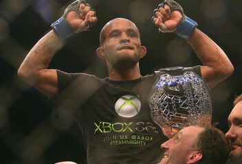 Demetrious-Johnson-winning-the-first-ever-UFC-flyweight-championship.