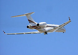 300px-Bombardier bd-700 global express arp 750pix