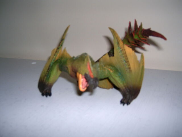 File:Narga Sub Figurine.jpg