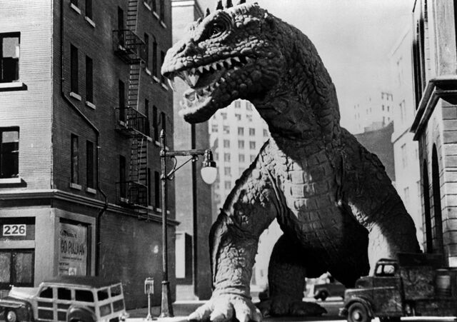 File:3thebeastfrom20000fathoms.jpg