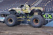 Monster-truck-bucked-up-3-m11964