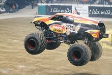 35891871-032-Eliminator-Monster-Truck