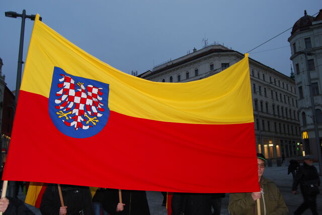 Soubor:Moravska vlajka pouzivana priznivci Moravskeho hnuti.jpg