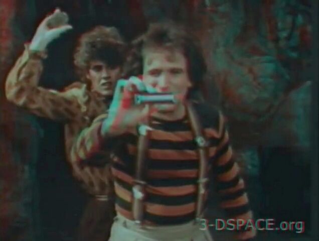 File:Mork and Mindy Gotta Run 3-D.jpg