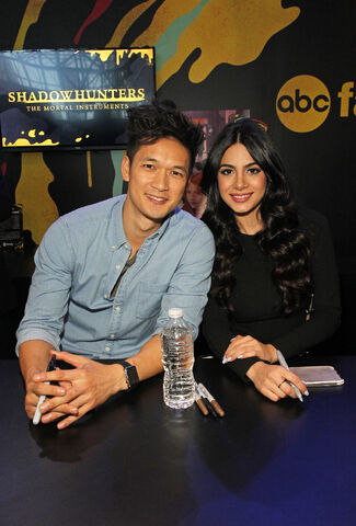 File:Shadowhuntersnycc-harryemeraude.jpg