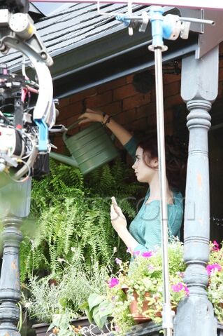 File:Lilly Collins pic.jpg