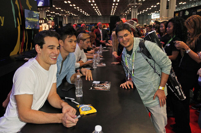 File:Shadowhuntersnycc-alberto.jpg