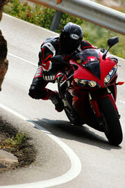 Yamaha R1-5546