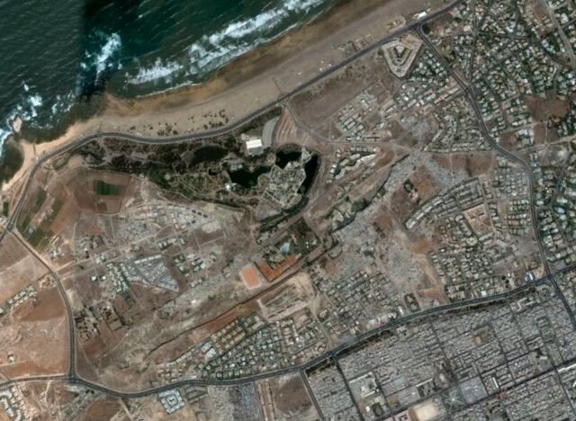 Datei:Ain Diab Earth.jpg