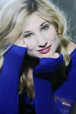 Fichier:Diane Portrait 3.jpg
