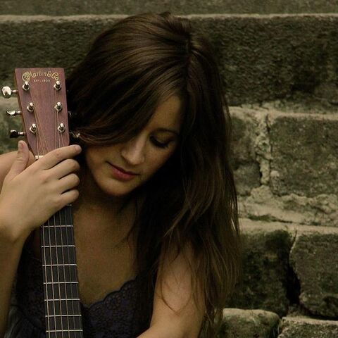 Fichier:Maeva Guitare.jpg