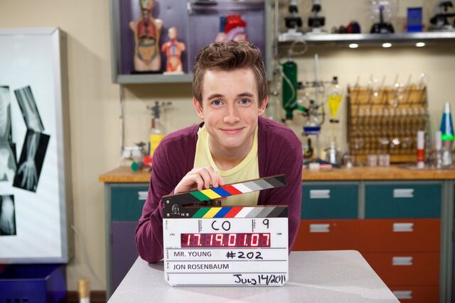 File:Mr. TV04.jpg