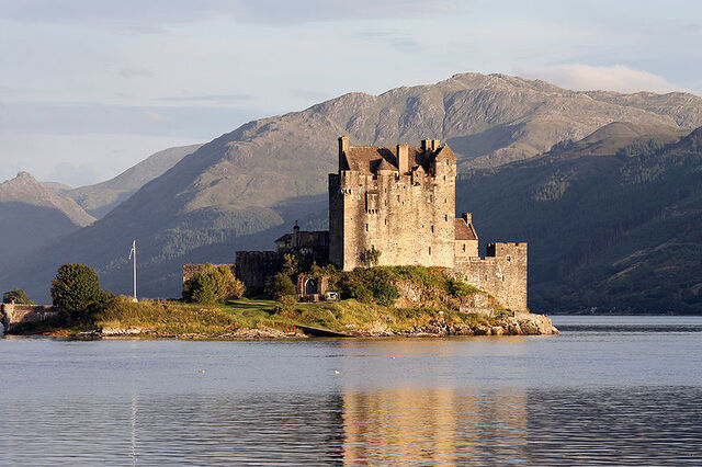 File:Scottish Eilean Donan castle.jpg